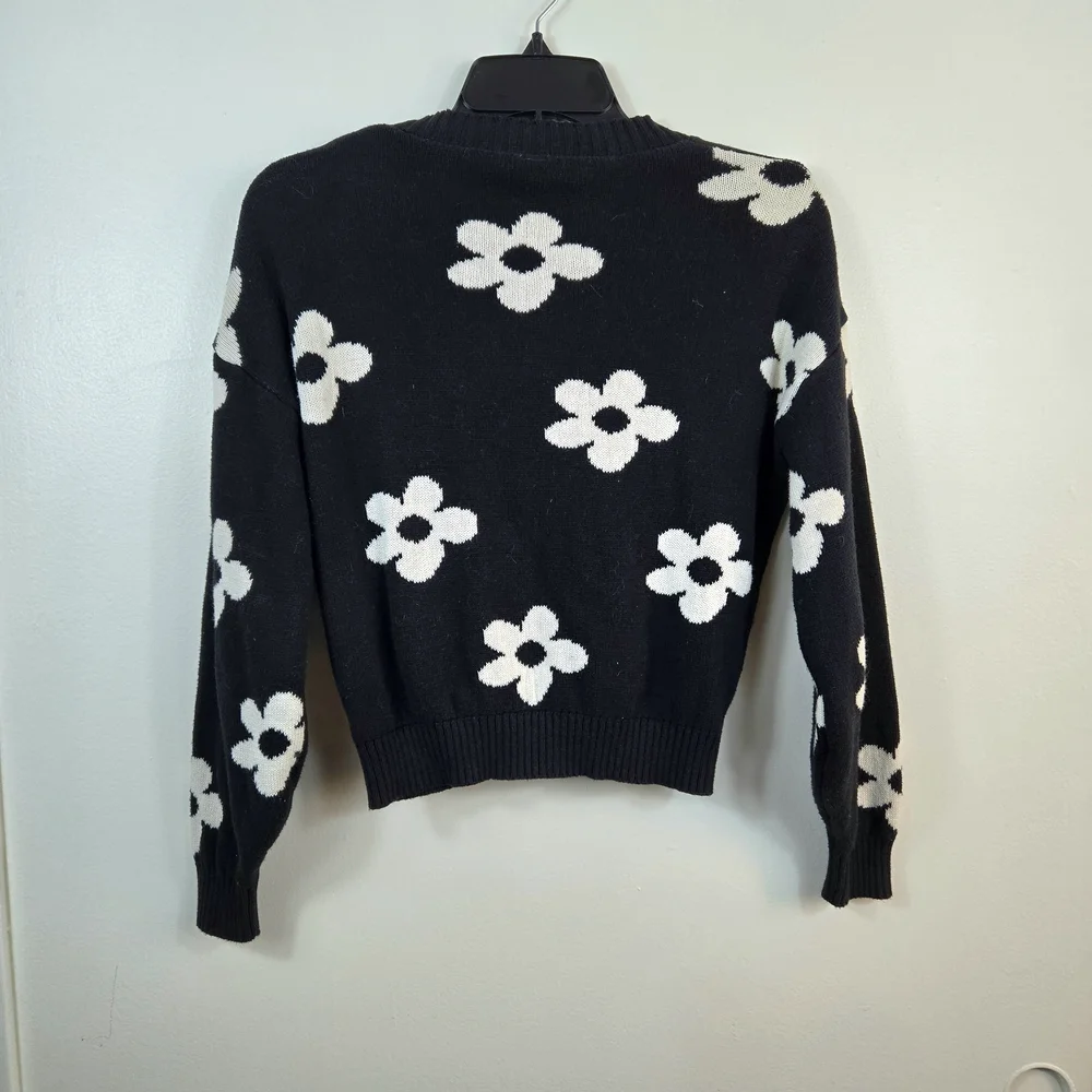 Old Navy Girls Black White Daisy Floral Button-Front Knit Cardigan Sweater Large